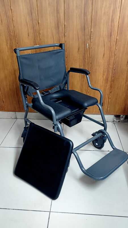 Bariatric Wheelchair 150 KG Commode